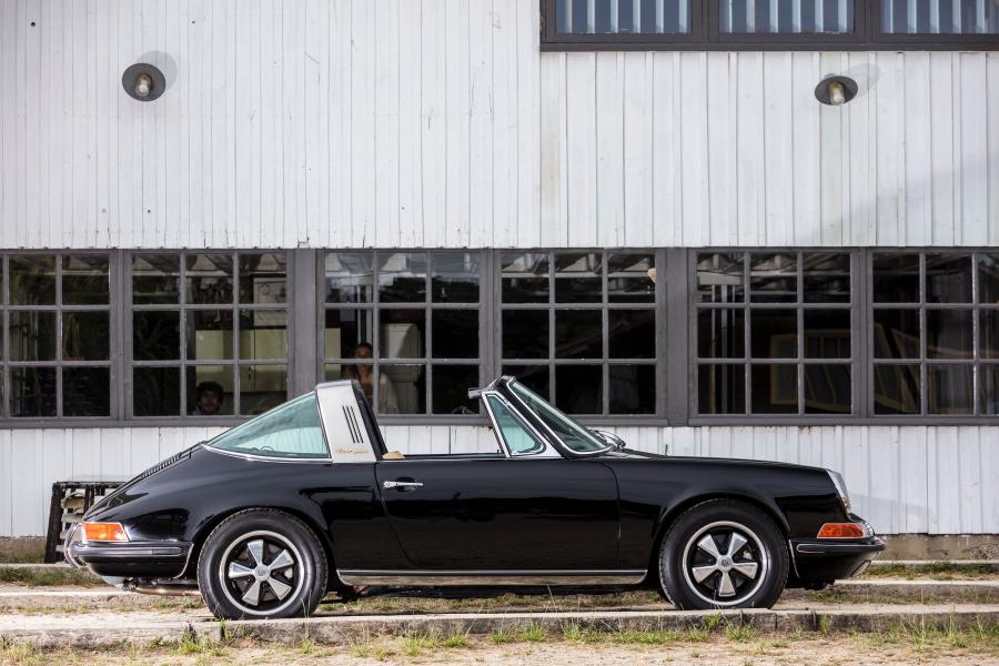  Porsche 911 S 2.2 Targa (911) 1969 года  (фото 36 из 42)